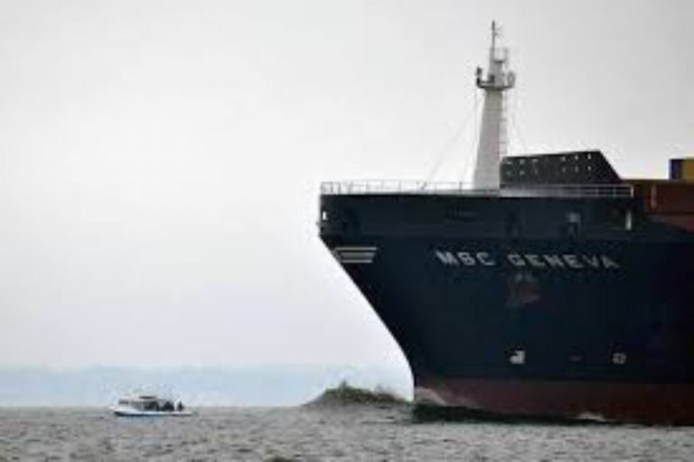 03. Rời Subic Bay Để Đi Qua Guam