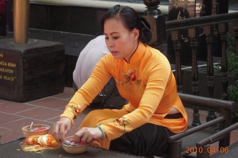 Ăn Cơm Ăn Phở